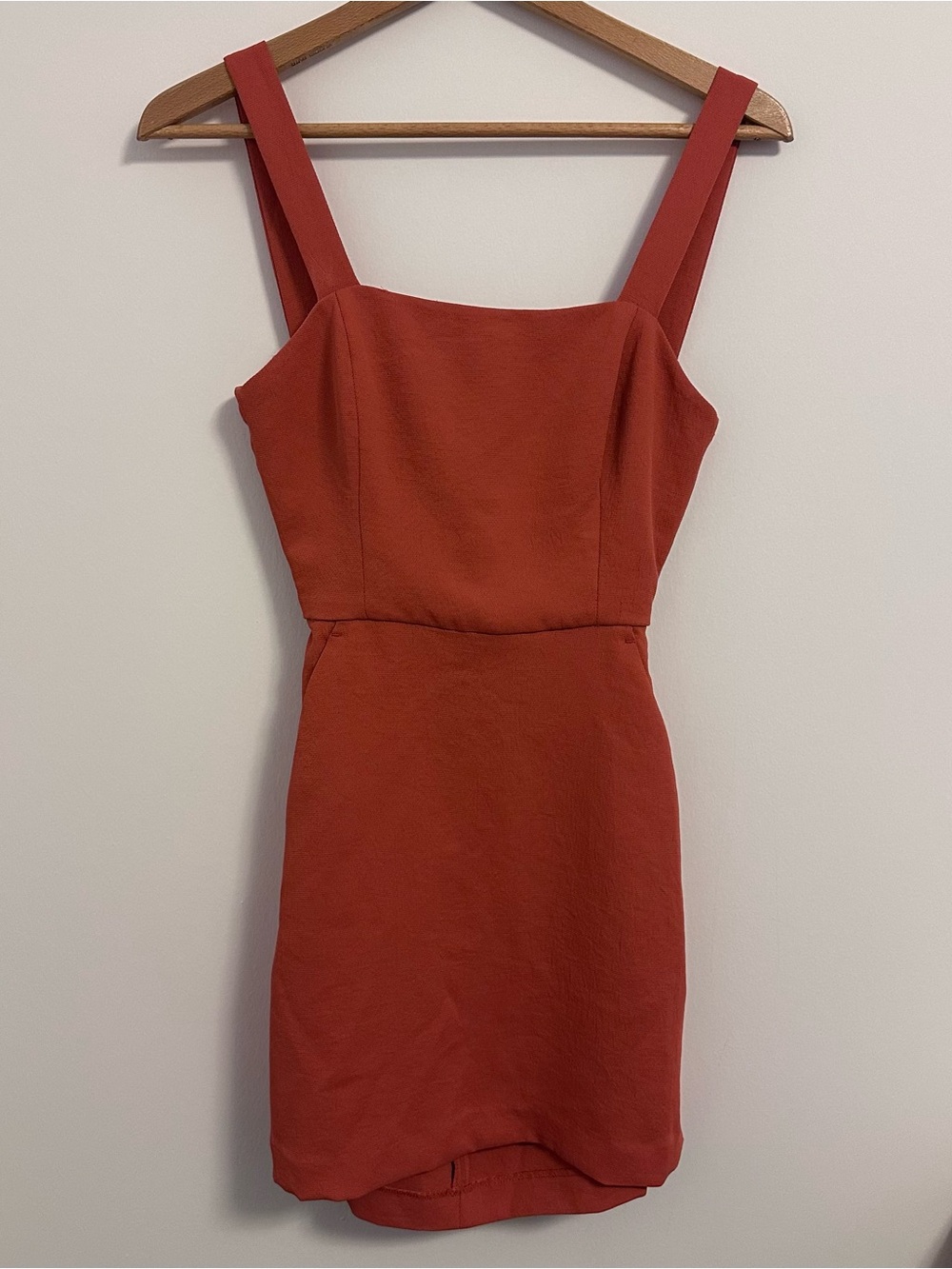 Wilfred Aperature Tie-Back Dress